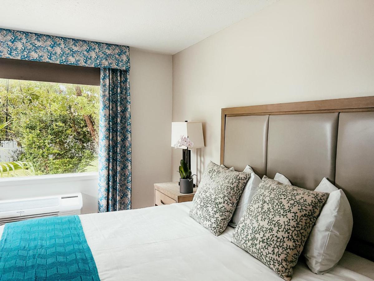 Deluxe Double Room (2 Adults + 1 Child)