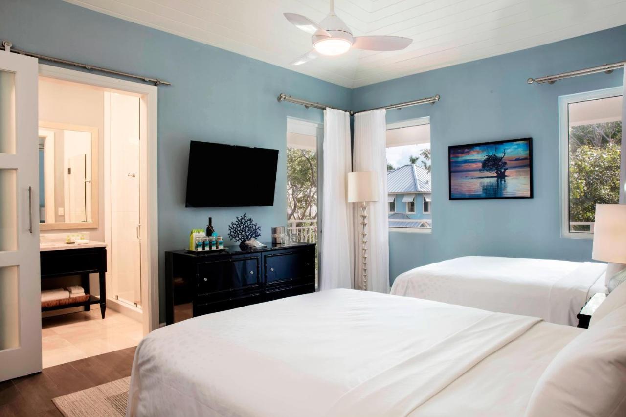 Bedroom Beach House Colonial home Bay view Pool access