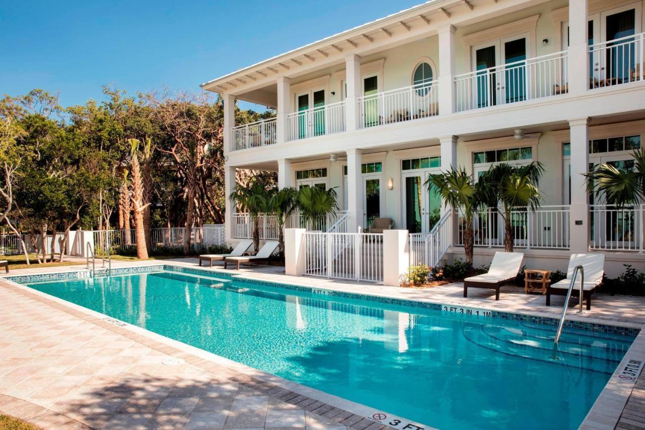 Bedroom Beach House Colonial home Bay view Pool access