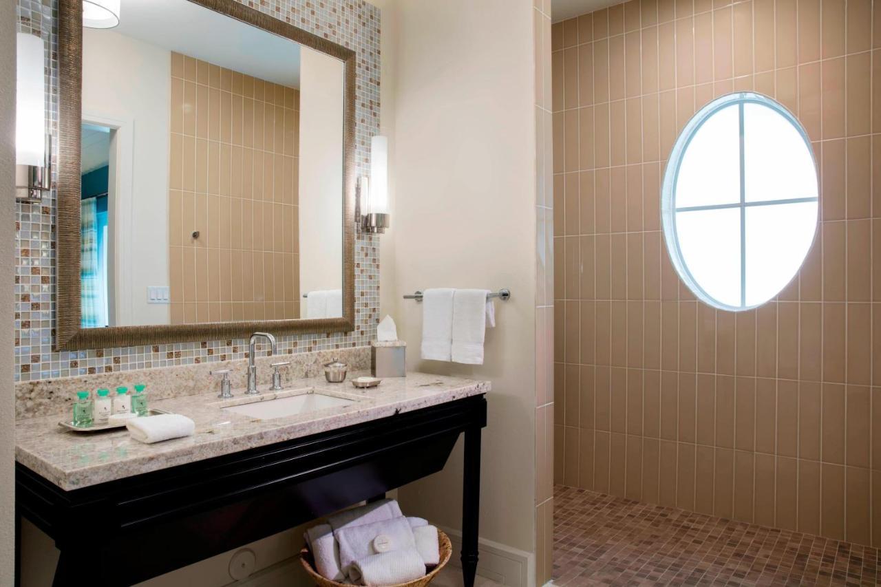 Bedroom Beach House Colonial home Bay view Pool access