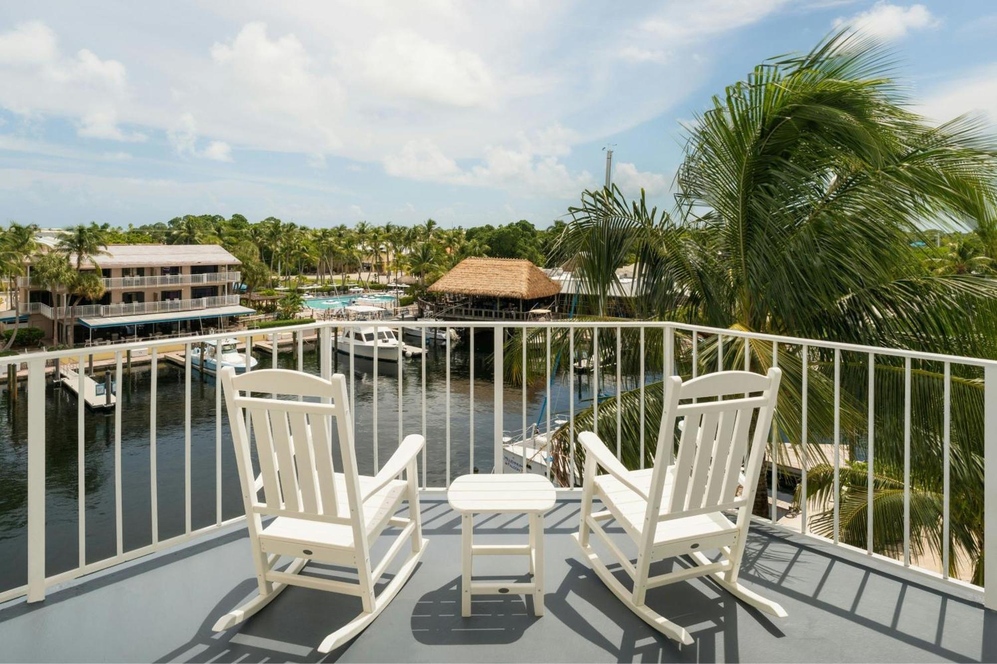 1 Bedroom Suite 1 King Sofa bed Marina view Whirlpool