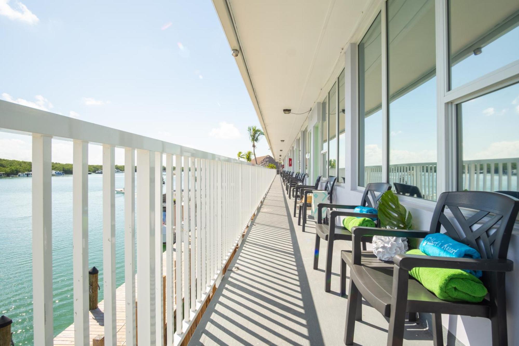 Standard King Room Waterfront