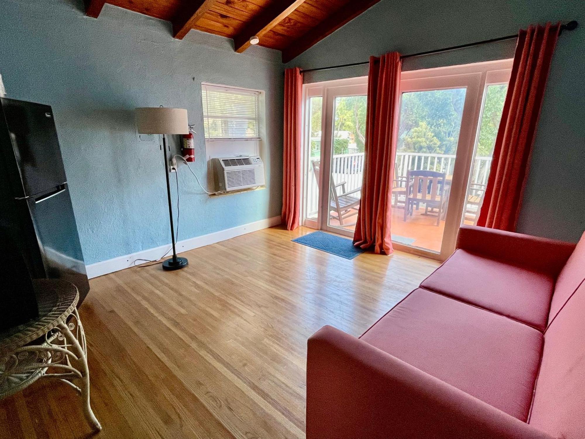Paradise King Waterfront Suite