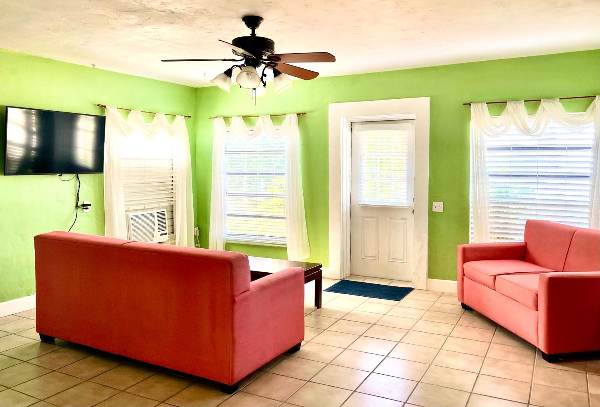 Paradise Two Double Beds Waterfront Suite