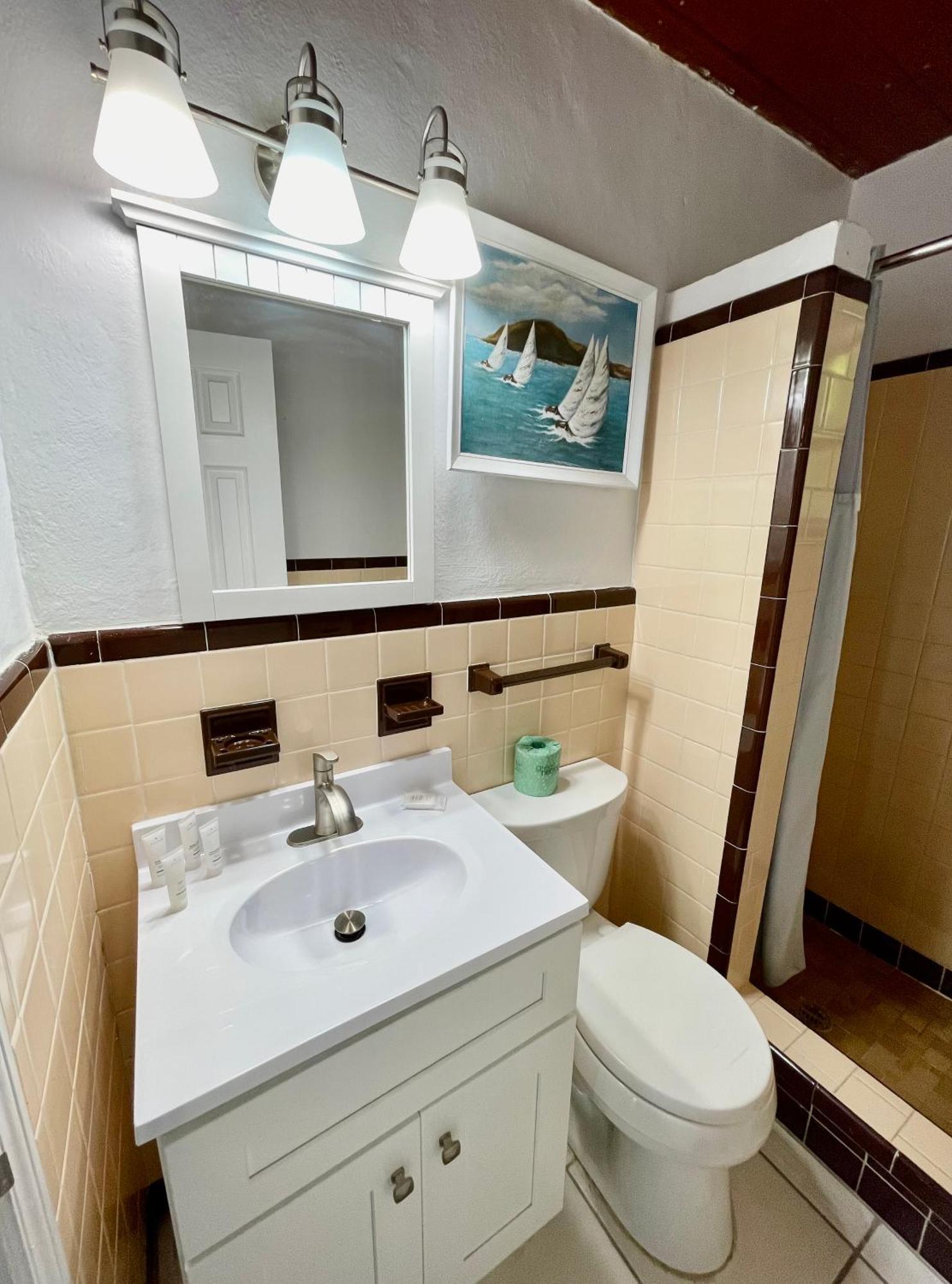 Sailaway King Waterfront Suite