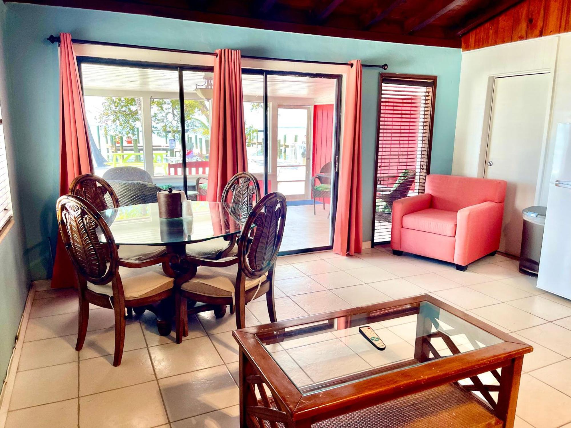 Sailaway King Waterfront Suite