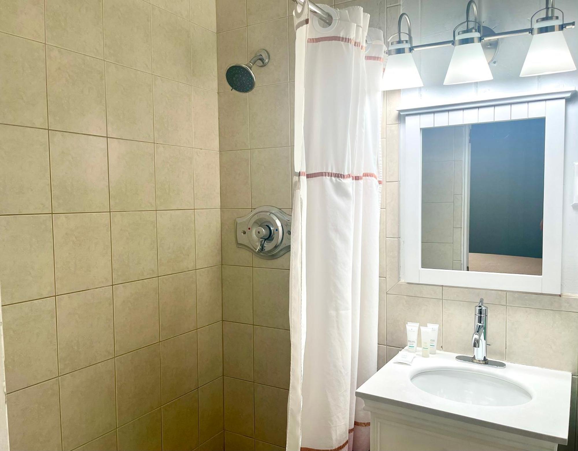 Dolphin Waterfront Suite