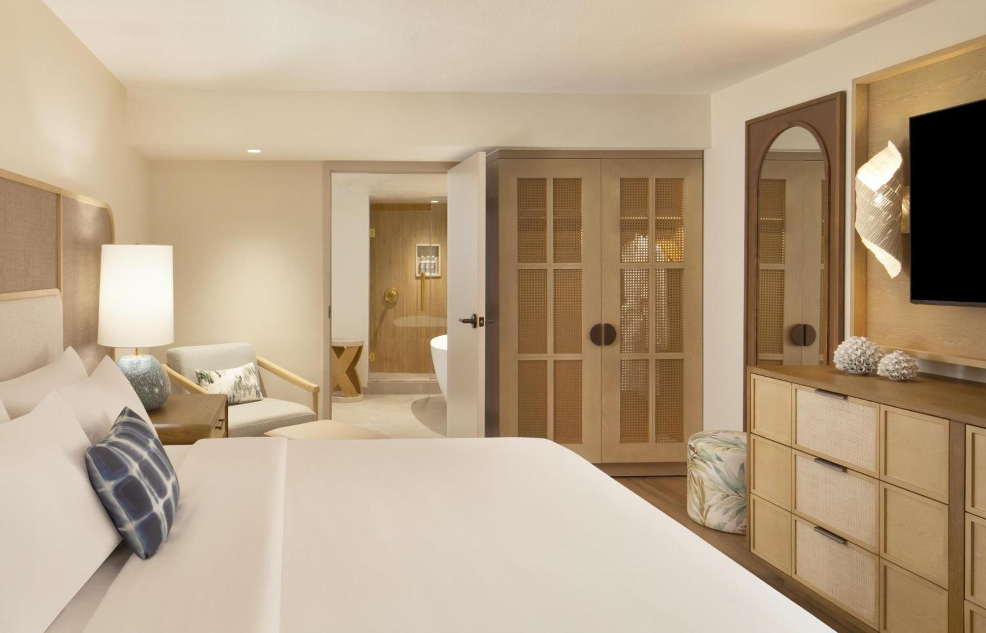 One-Bedroom Paradise Suite Kitchenette