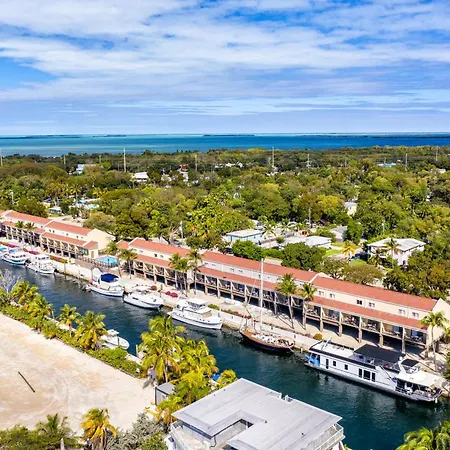 Waterside Suites And Marina-2