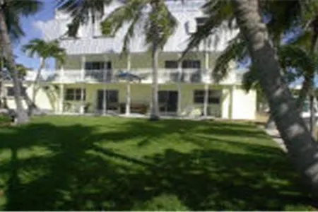 Tarpon Flats Inn & Marina - Key Largo-2