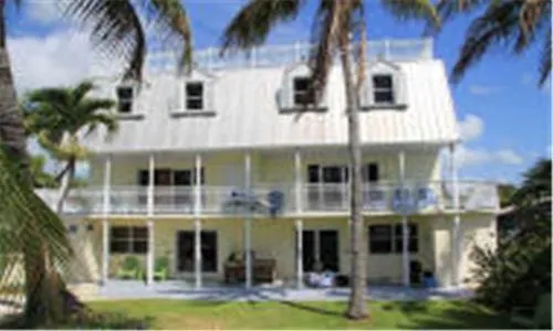 Tarpon Flats Inn & Marina - Key Largo